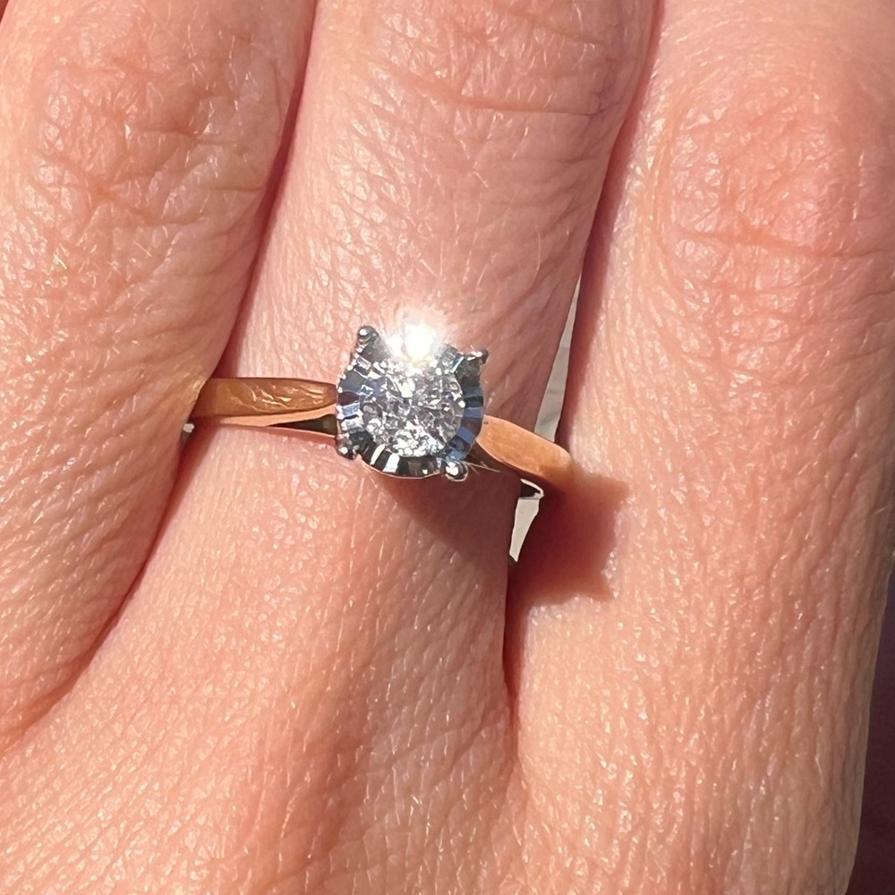 10K yellow gold 1/2 Carat T.W. Round Diamond Solitaire Ring size 7 - Picture 12 of 15